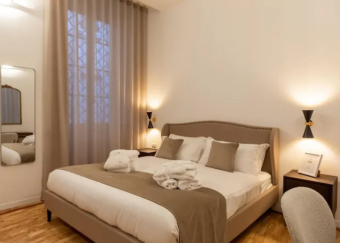 Amelie Trevi 4* روما