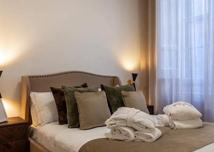Amelie Trevi بيت ضيافة روما