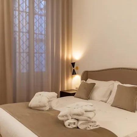 בית הארחה Amelie Trevi רומא