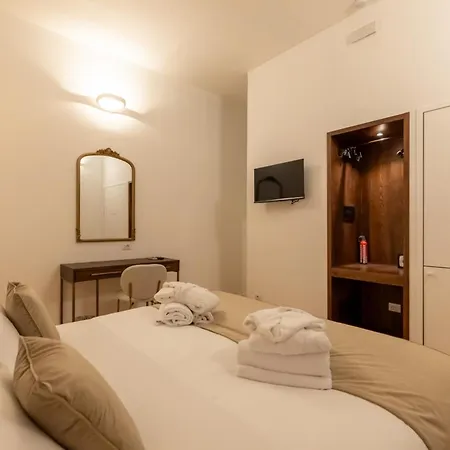 בית הארחה Amelie Trevi 4*