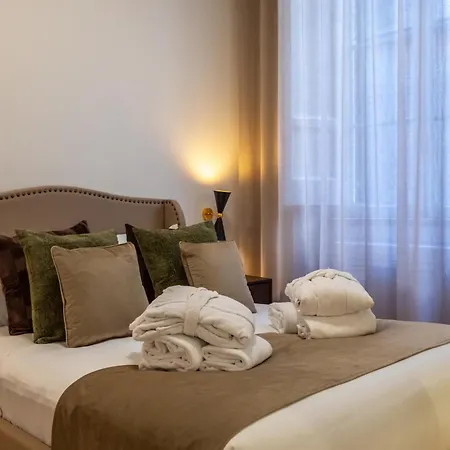 Amelie Trevi Guest house 4*