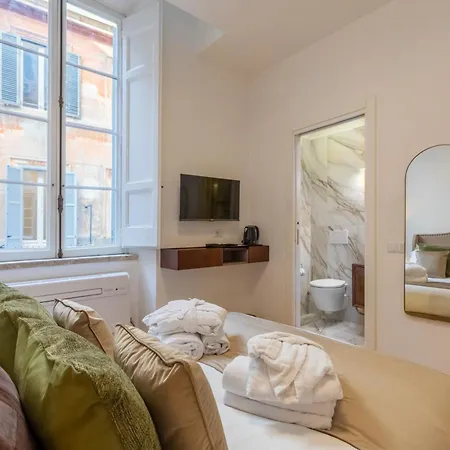 Amelie Trevi Guest house 4*