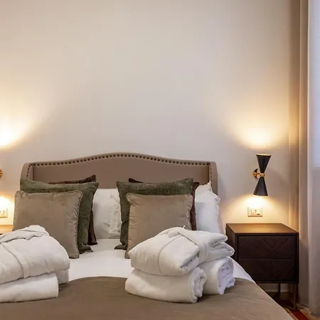 בית הארחה Amelie Trevi 4*